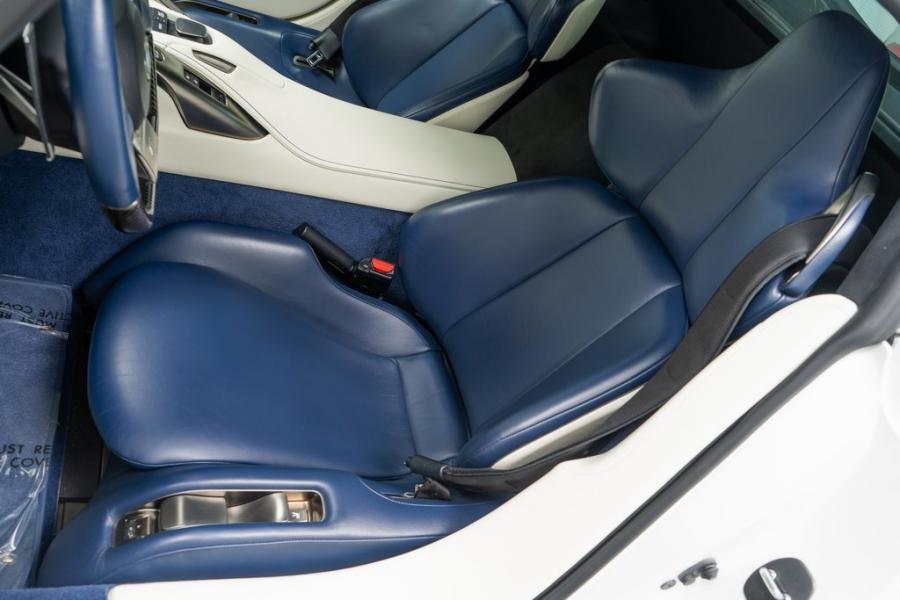 Интерьер Lexus LF-A (108) 2012 года  (фото 9 из 34)